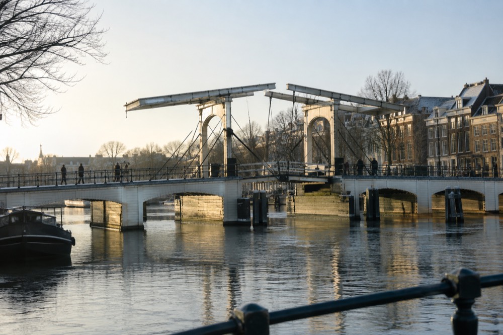 The frontage of Magere Brug viewed from the opposite bank