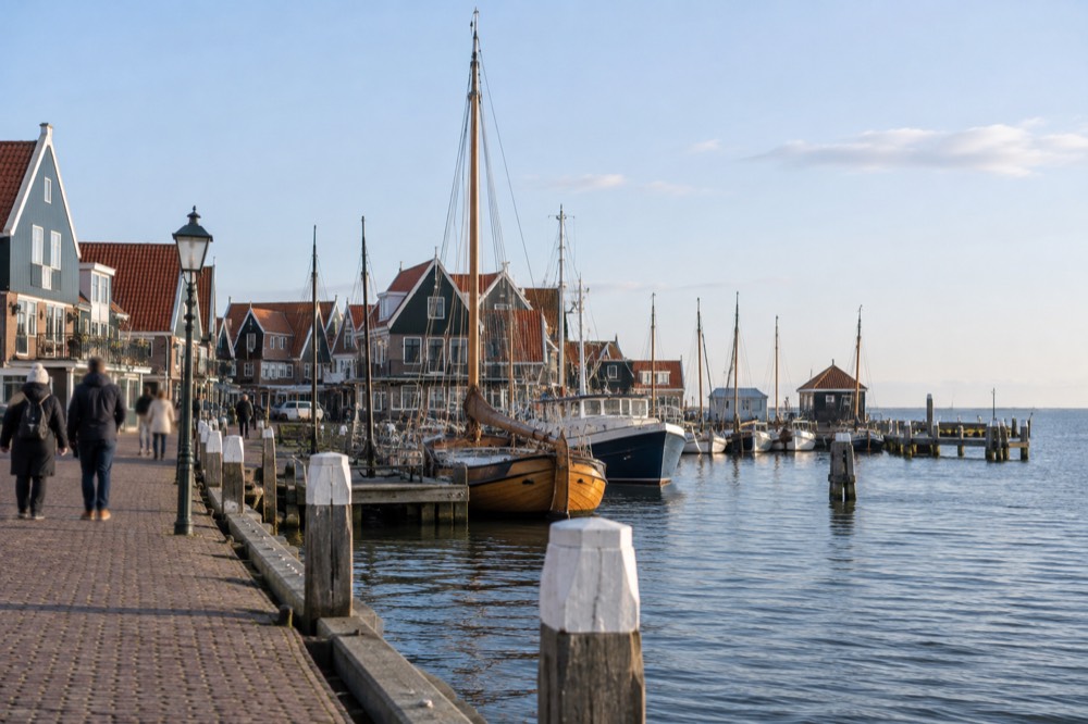 Guided Tour or Independent: Which Fits Your Day